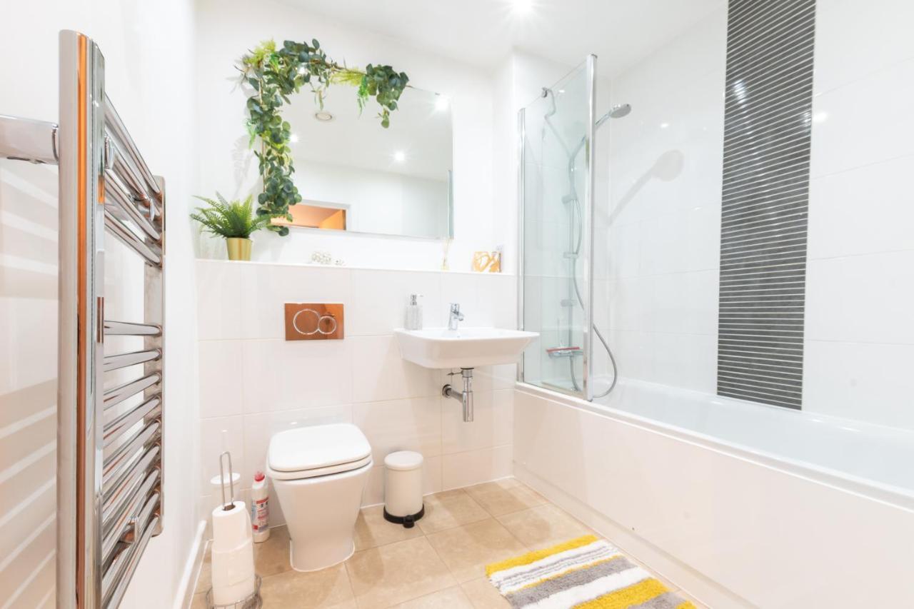 Amber Apartment Oasis - Your Gateway To Southampton'S Vibrant Heart, Port, Shopping Esterno foto
