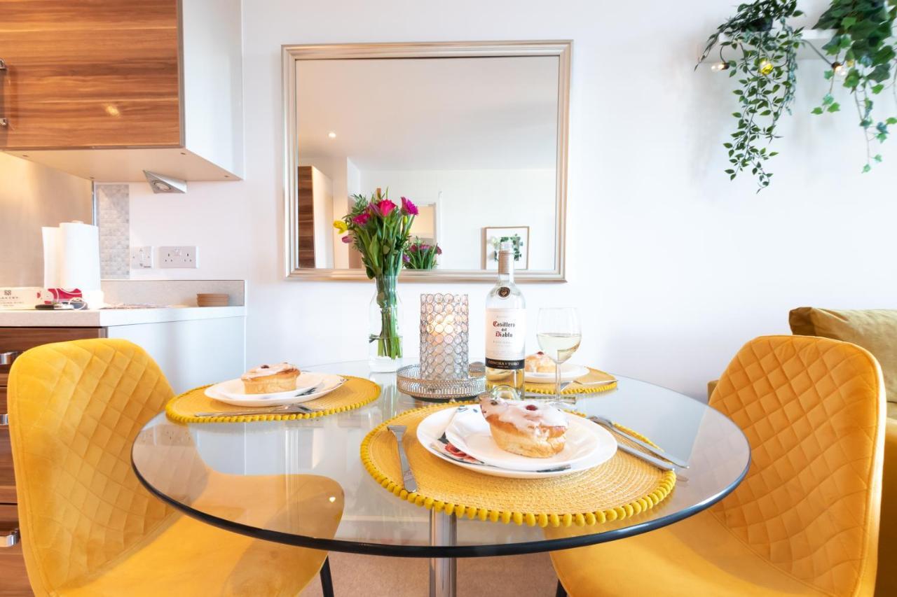 Amber Apartment Oasis - Your Gateway To Southampton'S Vibrant Heart, Port, Shopping Esterno foto